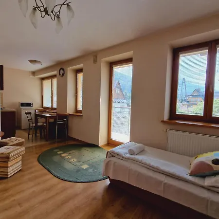 Zako Pod Reglami Апартаменты *