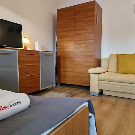 Zako Pod Reglami